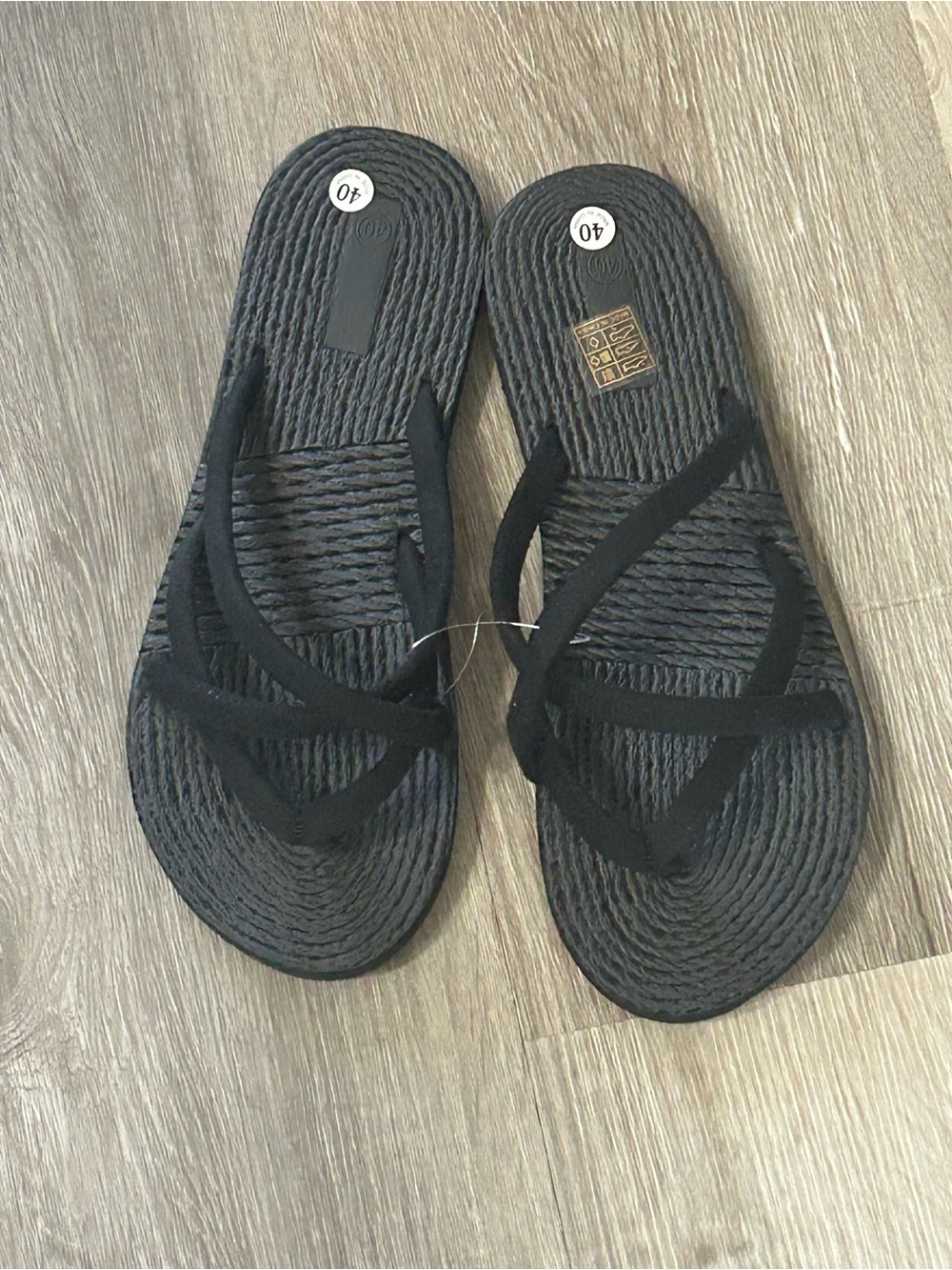 Women’s Black Strappy Casual Beach Sandals size 8 NWT